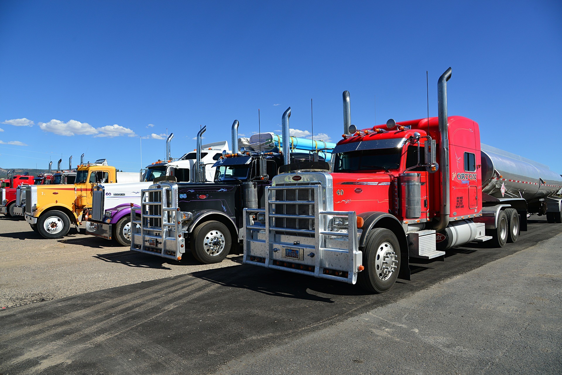 truck-602567_1920